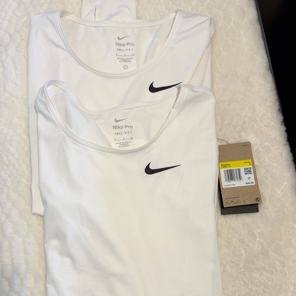 Nike Women's Pro Dri-FIT Long Sleeve Tees 2 - White small